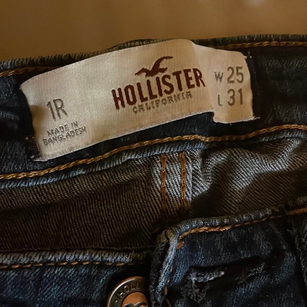 Hollister, skinny, hasn’t been used, brand new